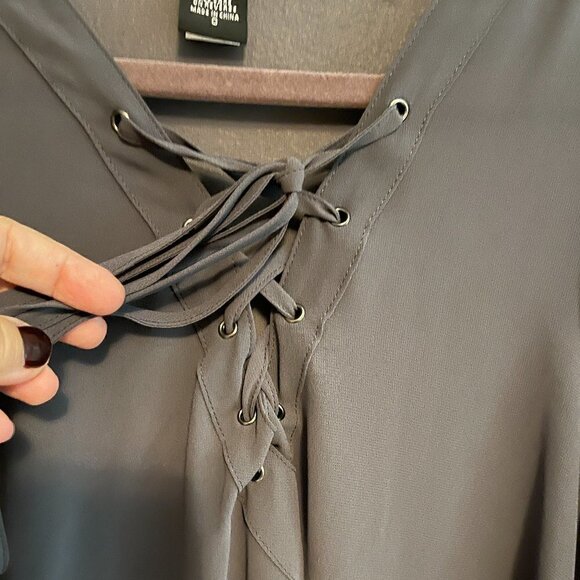 Torrid Charcoal long sleeve sheer blouse with tie-up front Sz 0 - Picture 3 of 3